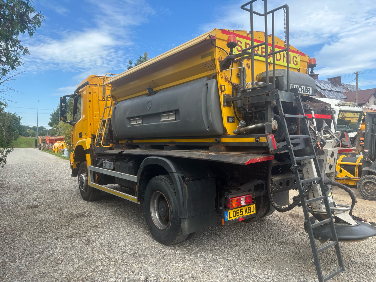 MERCEDES AROCS 1824 4x4BB GRITTER/SPREADER/PLOUGH MERCEDES AROCS 1824 4x4BB GRITTER/SPREADER/PLOUGH: slika 17 MERCEDES AROCS 1824 4x4BB GRITTER/SPREADER/PLOUGH MERCEDES AROCS 1824 4x4BB GRITTER/SPREADER/PLOUGH: slika 17