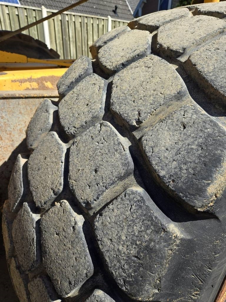 Zglobni kiper Volvo BM A 25: slika 14 Zglobni kiper Volvo BM A 25: slika 14