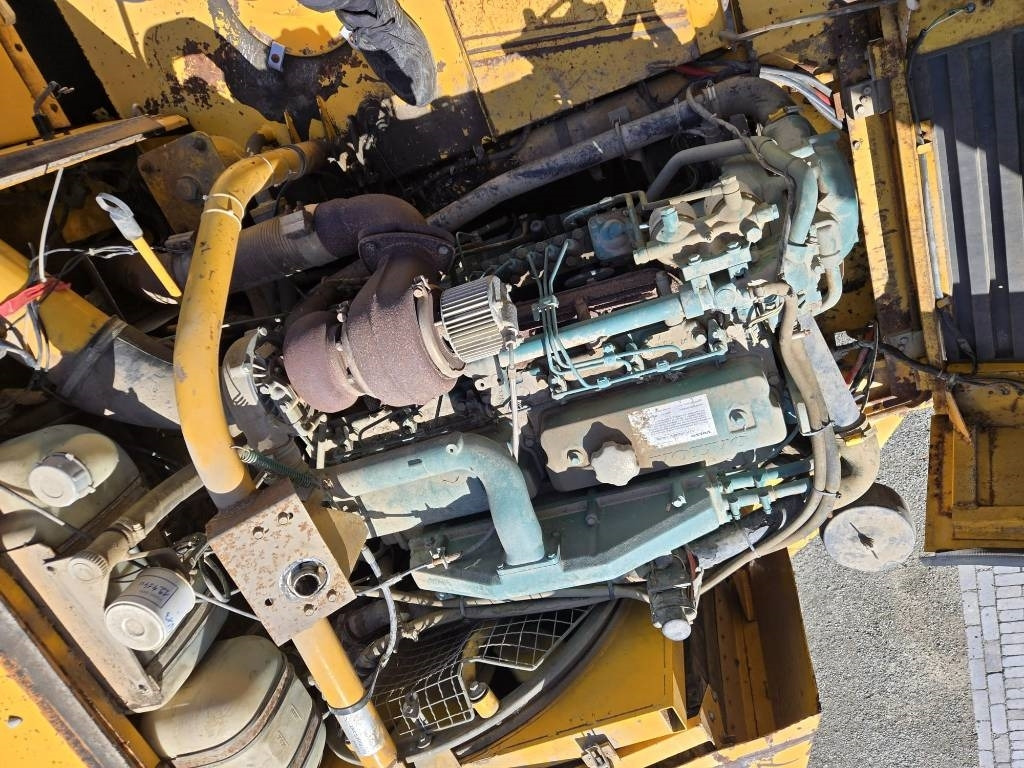 Zglobni kiper Volvo BM A 25: slika 16 Zglobni kiper Volvo BM A 25: slika 16