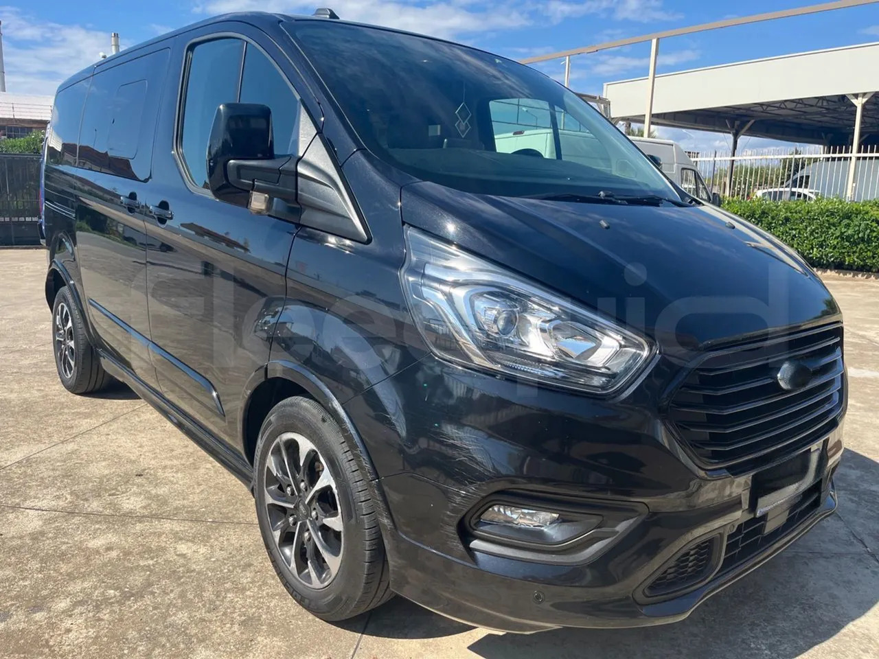 Ford Tourneo Custom - Minibus, Putnički kombi: slika 1 Ford Tourneo Custom - Minibus, Putnički kombi: slika 1
