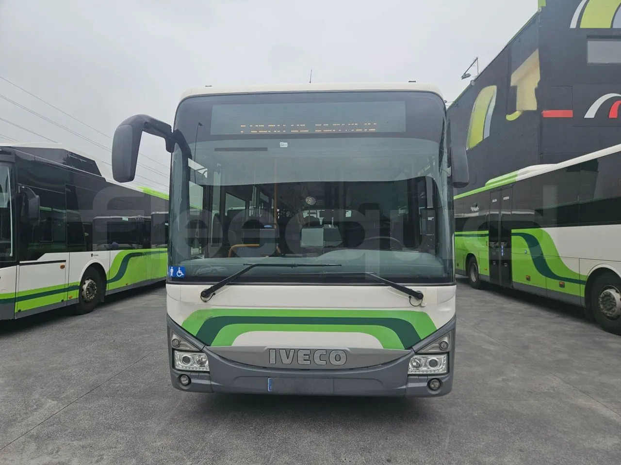 Iveco Crossway Low Entry - Gradski autobus: slika 2 Iveco Crossway Low Entry - Gradski autobus: slika 2