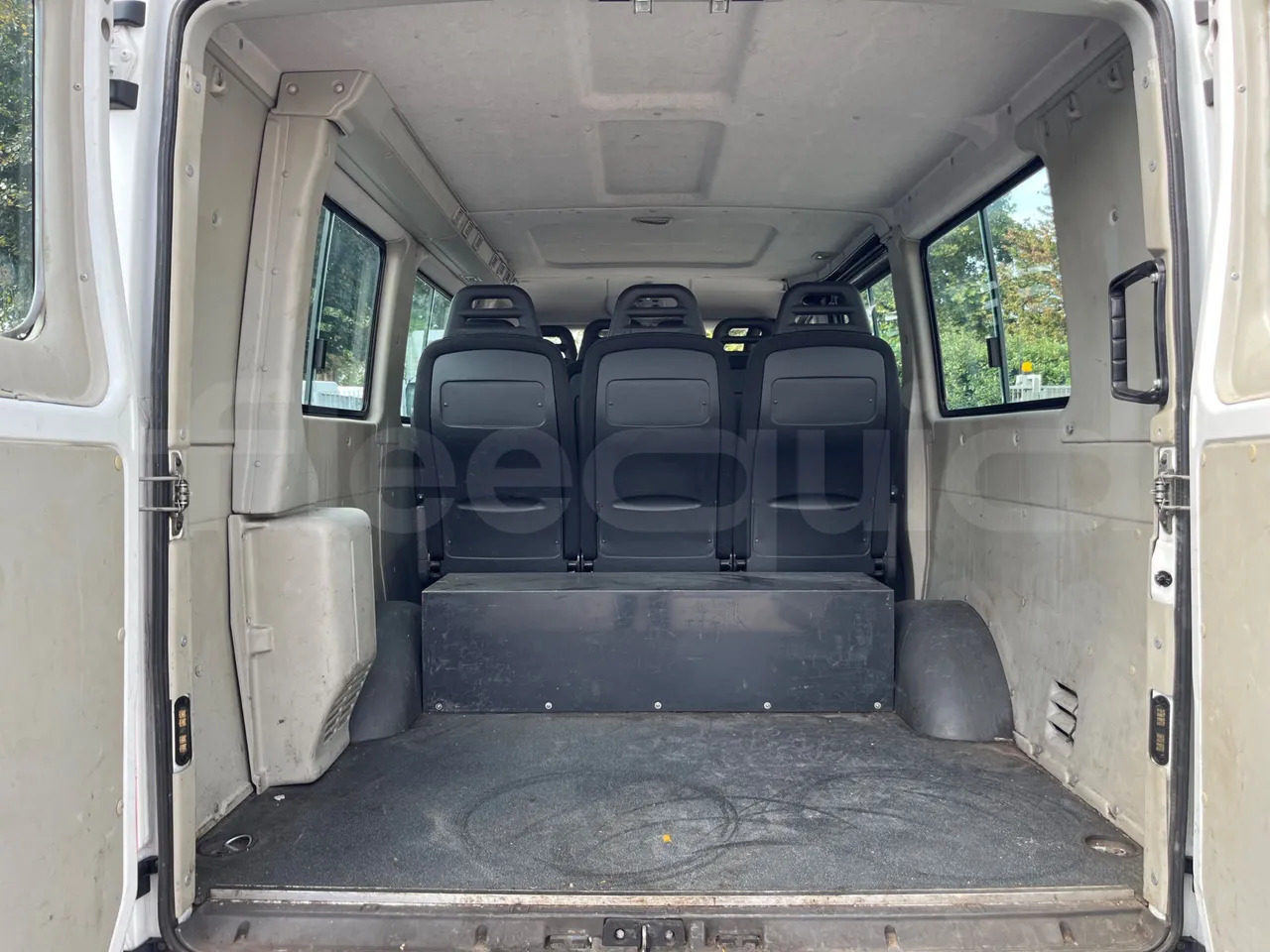 Minibus, Putnički kombi Iveco Daily: slika 7