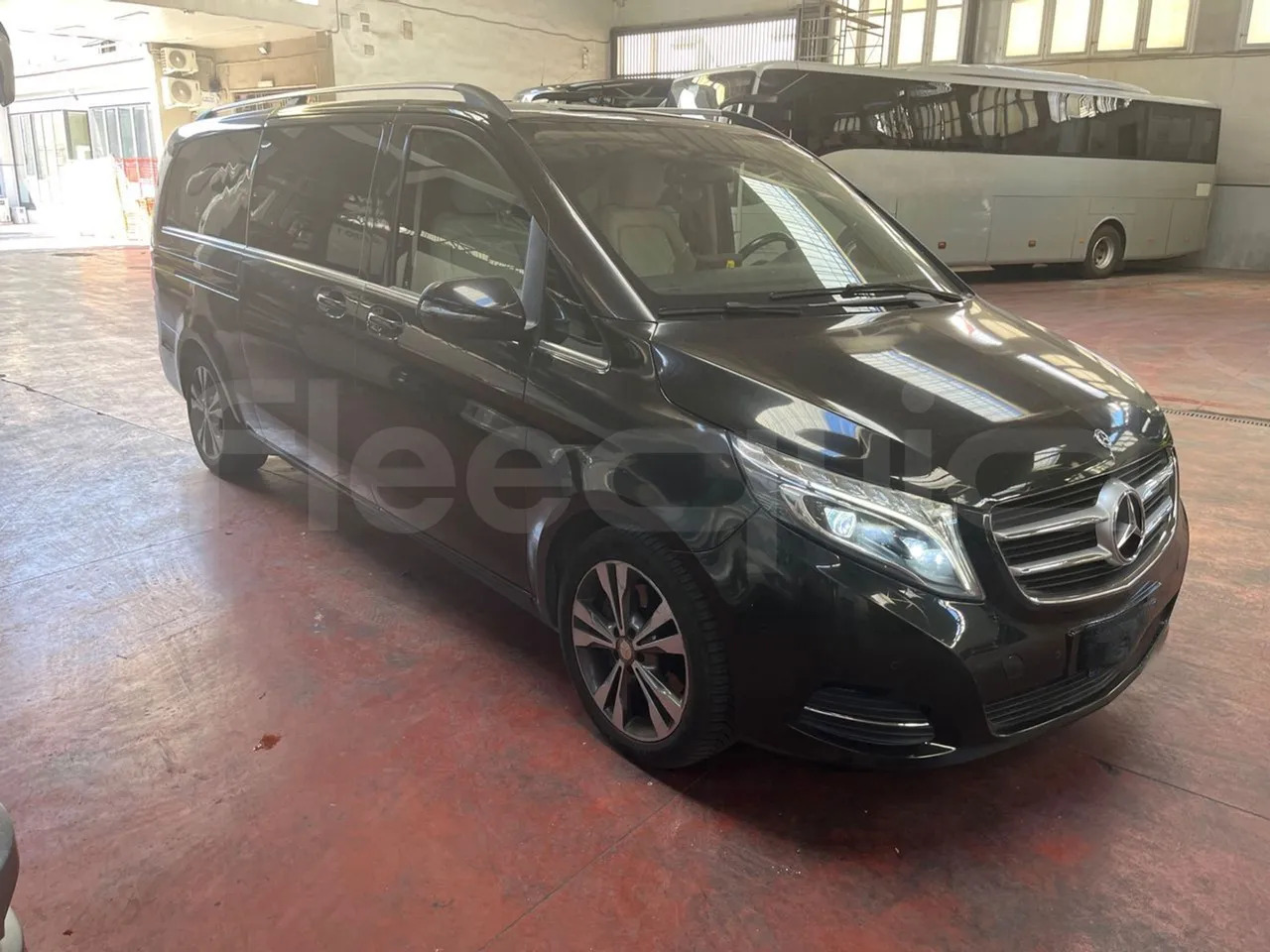 Mercedes-Benz Viano - Minibus, Putnički kombi: slika 1 Mercedes-Benz Viano - Minibus, Putnički kombi: slika 1