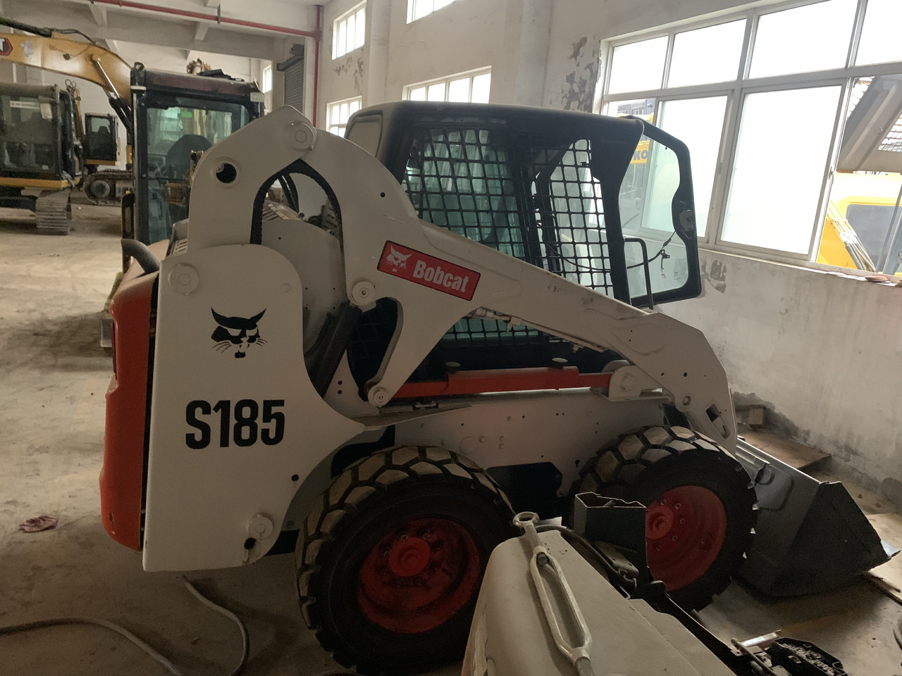 BOBCAT S185 - Mini utovarivač: slika 5 BOBCAT S185 - Mini utovarivač: slika 5
