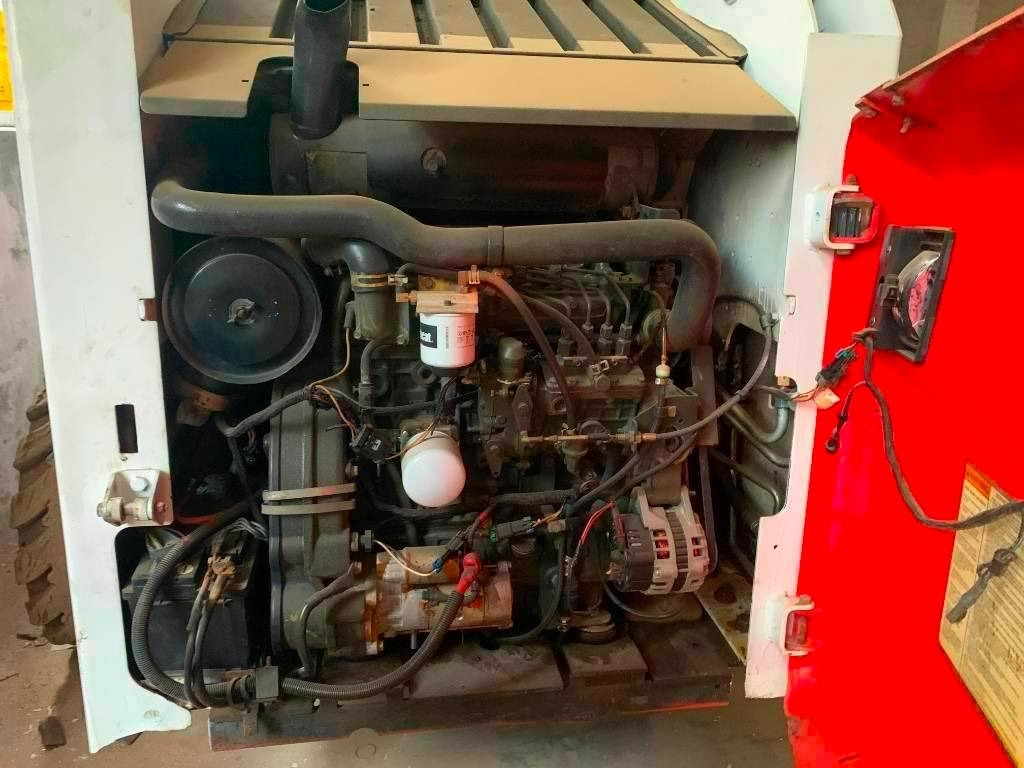 Bobcat S 300 - Mini utovarivač: slika 3 Bobcat S 300 - Mini utovarivač: slika 3