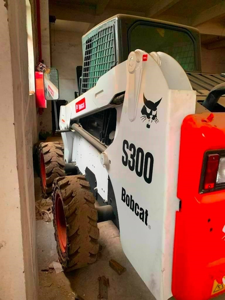 Bobcat S 300 - Mini utovarivač: slika 4 Bobcat S 300 - Mini utovarivač: slika 4