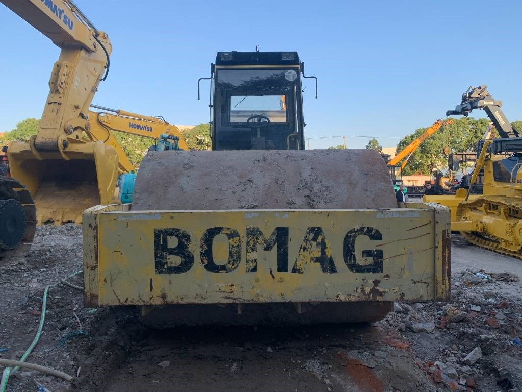 Bomag BW 225 D-3 - Valjak za puteve: slika 2 Bomag BW 225 D-3 - Valjak za puteve: slika 2