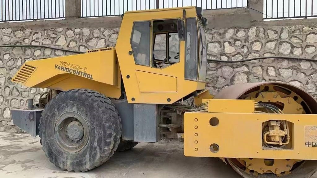 Bomag bw225d-3 - Kompaktor: slika 1 Bomag bw225d-3 - Kompaktor: slika 1