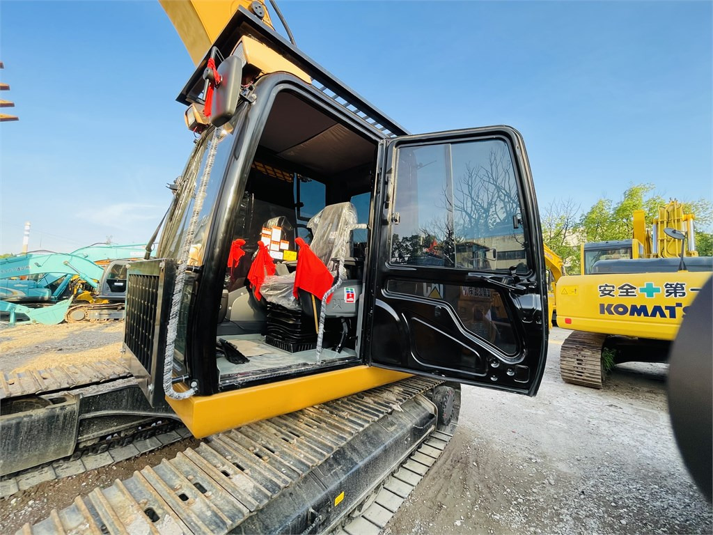 CAT 320D2 L - Bager: slika 3 CAT 320D2 L - Bager: slika 3