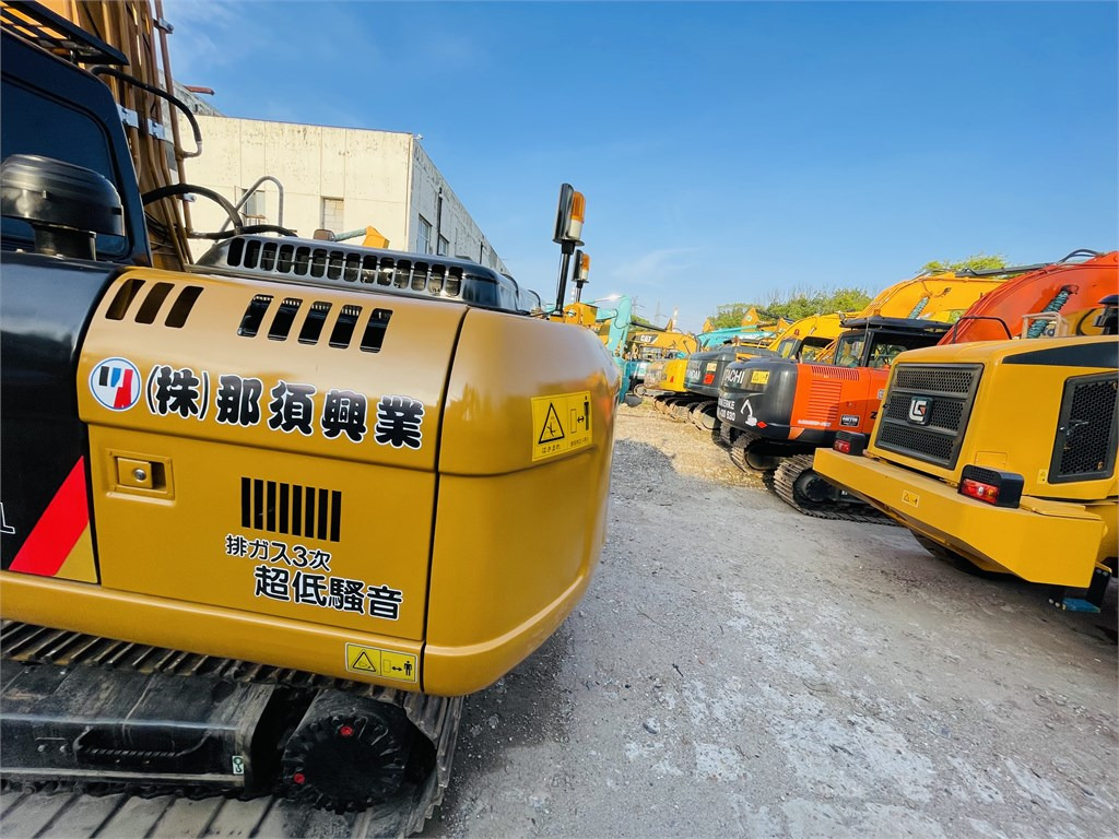 Bager CAT 320D2 L: slika 6