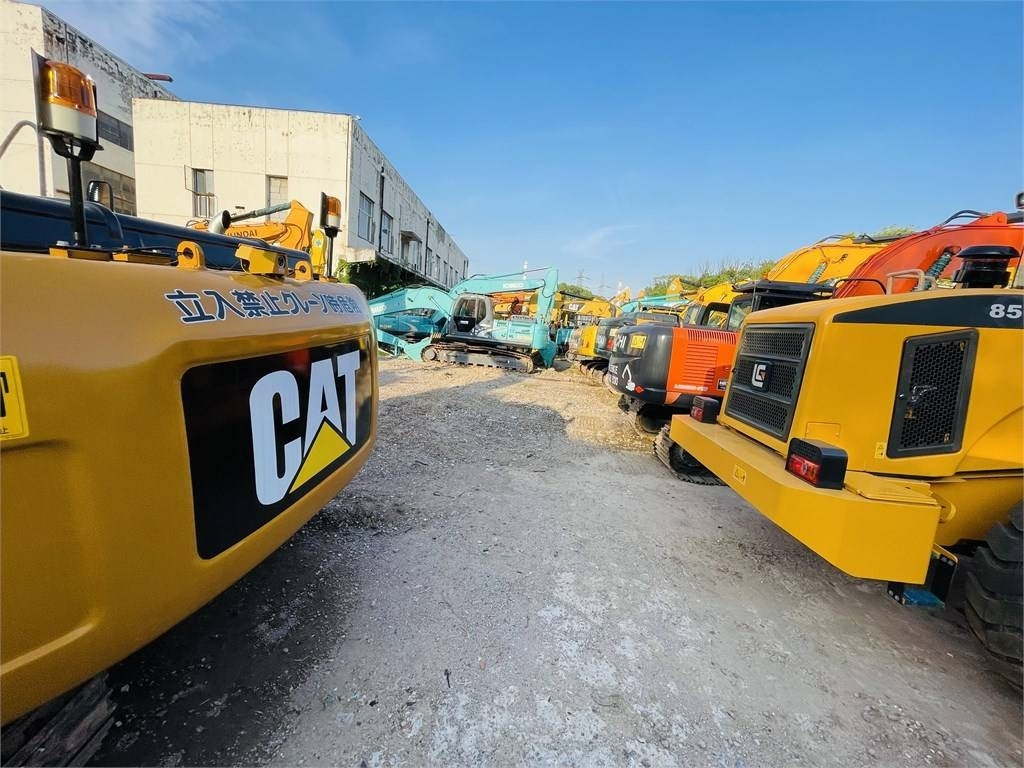 Bager guseničar CAT 320d2l: slika 7
