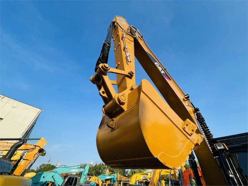 Bager guseničar CAT 320d2l: slika 15