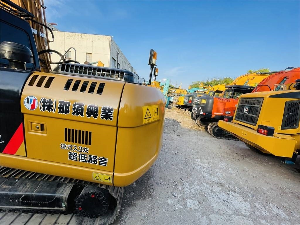 Bager guseničar CAT 320d2l: slika 6