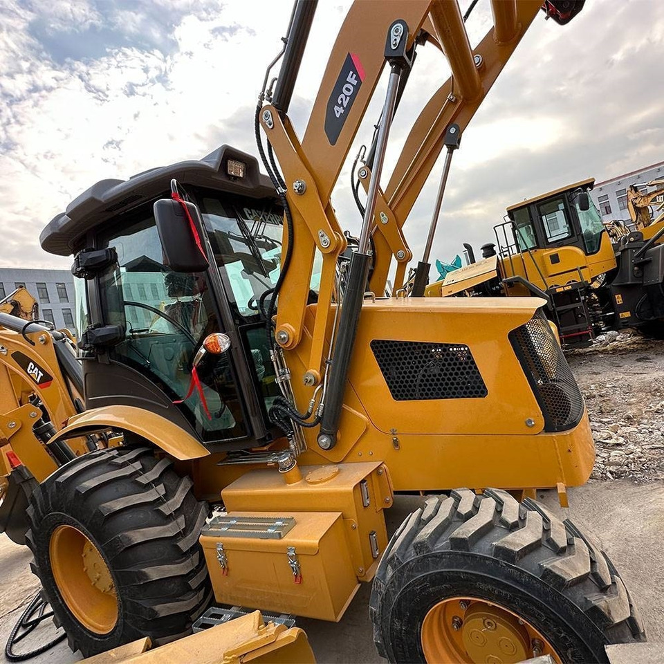 CAT 420 F - Bager utovarivač: slika 5 CAT 420 F - Bager utovarivač: slika 5
