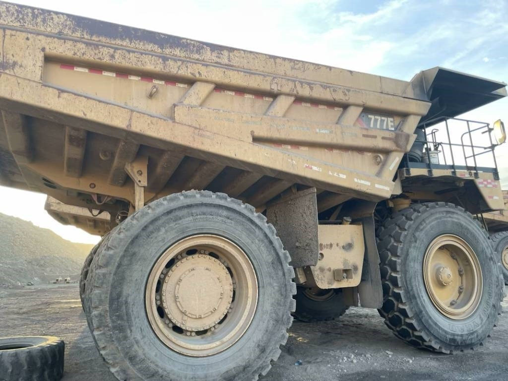 CAT 777e - Kiper sa krutom šasijom/ Kiper za kamen: slika 3 CAT 777e - Kiper sa krutom šasijom/ Kiper za kamen: slika 3