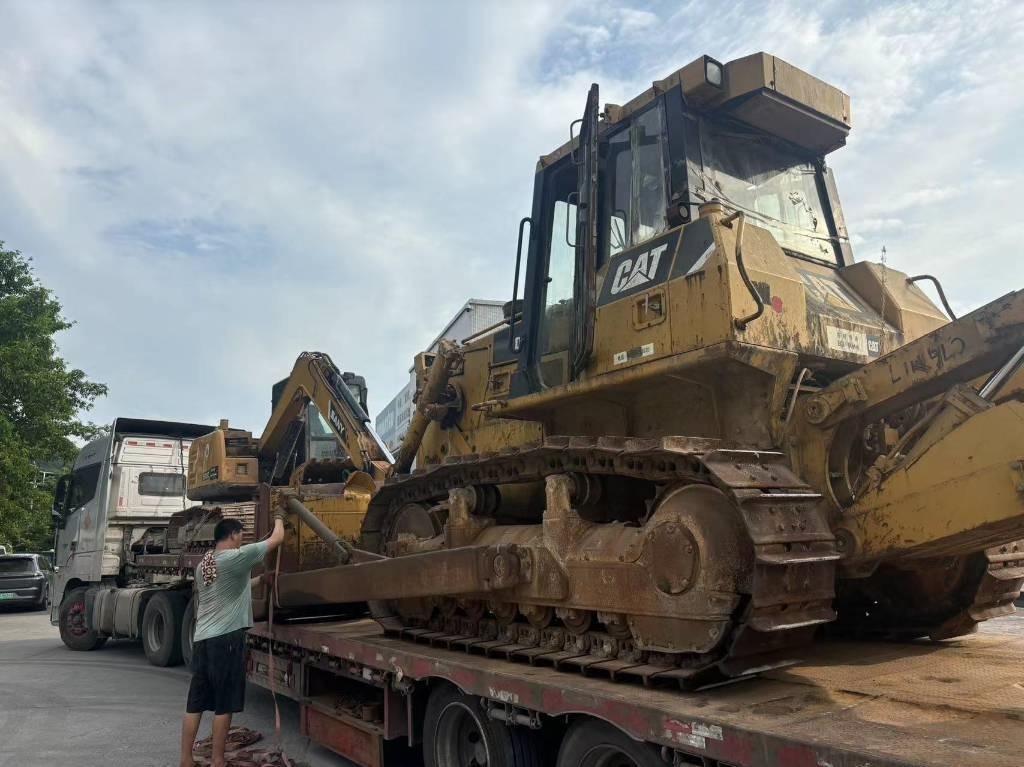 CAT D7G2 - Buldožer: slika 2 CAT D7G2 - Buldožer: slika 2