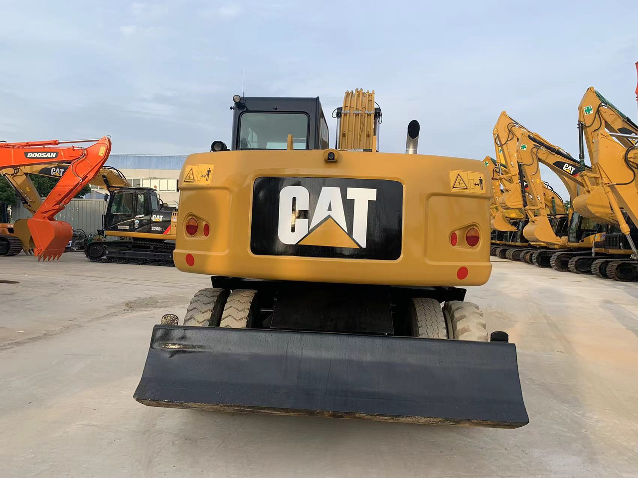CATERPILLAR 315D - Bager točkaš: slika 4 CATERPILLAR 315D - Bager točkaš: slika 4