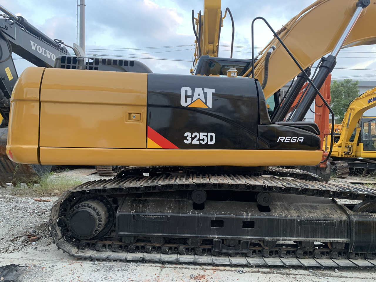 CATERPILLAR 325D - Bager guseničar: slika 1 CATERPILLAR 325D - Bager guseničar: slika 1