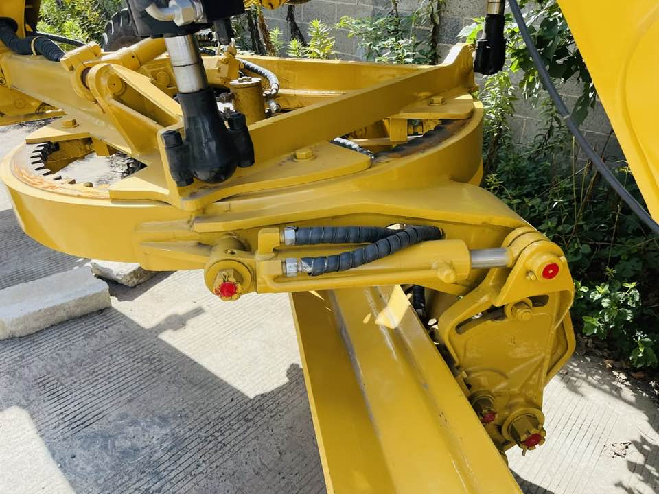 Caterpillar 140H Motor Grader - Grejder: slika 3 Caterpillar 140H Motor Grader - Grejder: slika 3