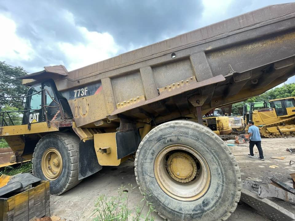 Caterpillar Cat 773f - Kiper sa krutom šasijom/ Kiper za kamen: slika 1 Caterpillar Cat 773f - Kiper sa krutom šasijom/ Kiper za kamen: slika 1