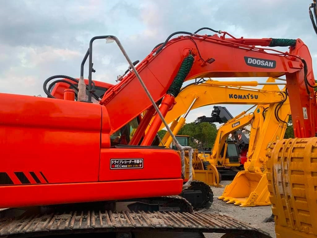 Doosan DX 225 LC - Bager guseničar: slika 1 Doosan DX 225 LC - Bager guseničar: slika 1