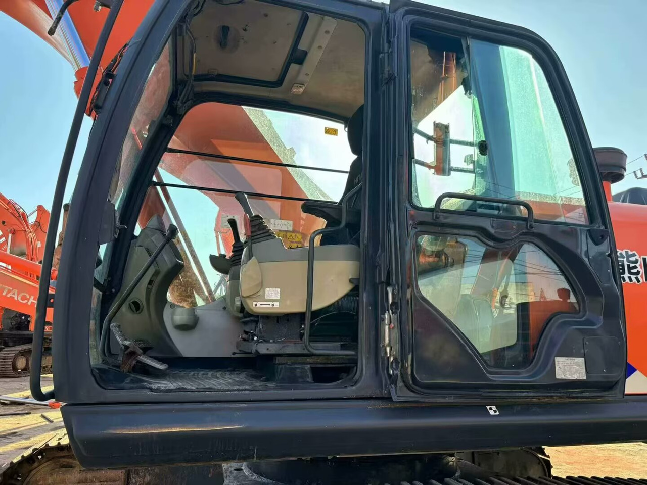 HITACHI ZX350H-5G - Bager guseničar: slika 4 HITACHI ZX350H-5G - Bager guseničar: slika 4