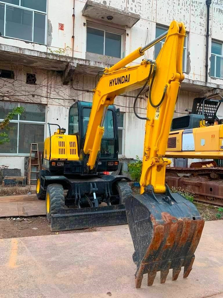 Hyundai Robex 60 W-7 - Bager točkaš: slika 2 Hyundai Robex 60 W-7 - Bager točkaš: slika 2