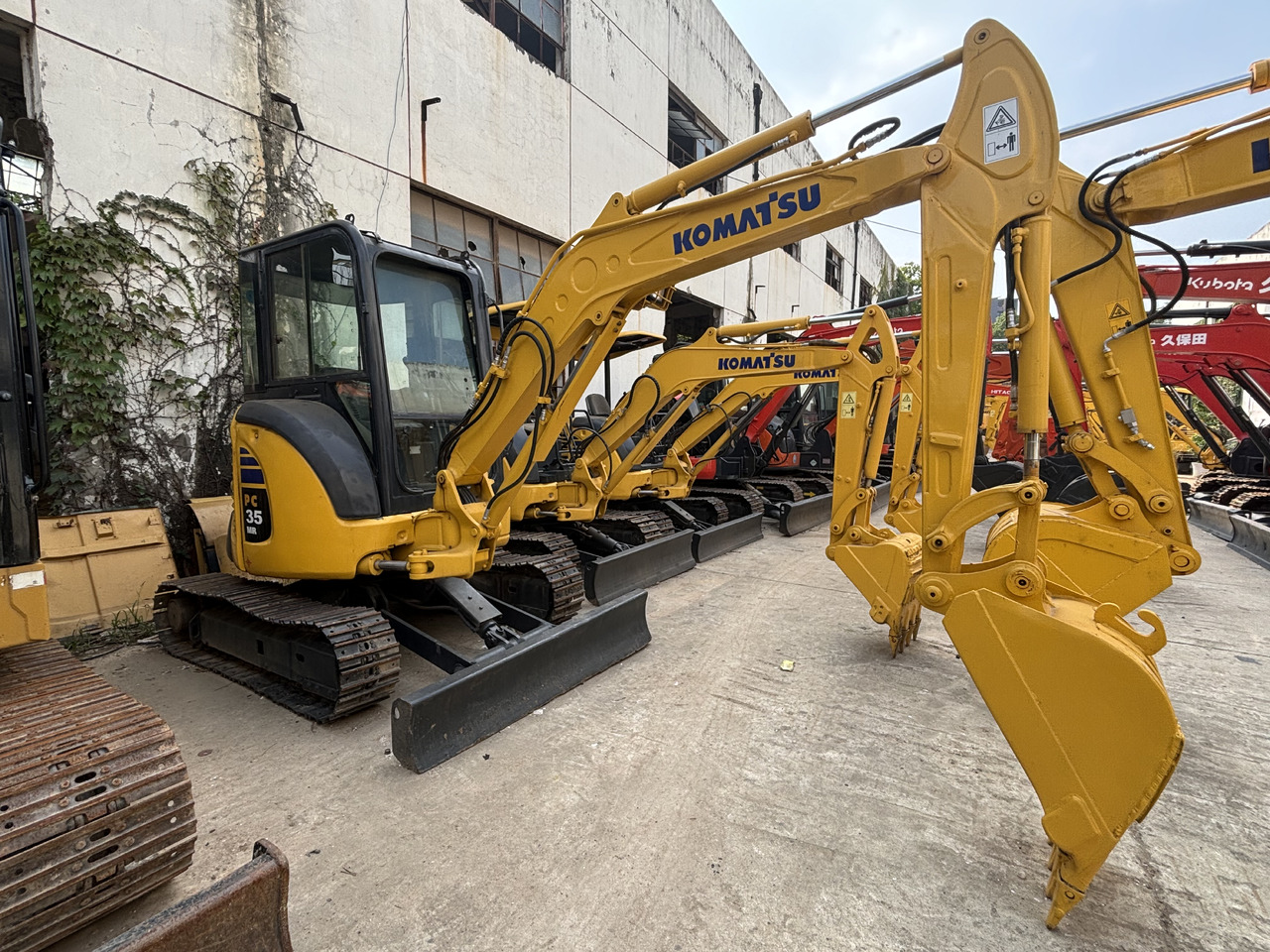 KOMATSU PC35MR - Mini bager: slika 1 KOMATSU PC35MR - Mini bager: slika 1
