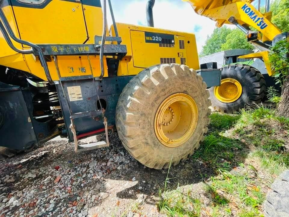 Komatsu WA320 - Utovarivač točkaš: slika 3 Komatsu WA320 - Utovarivač točkaš: slika 3