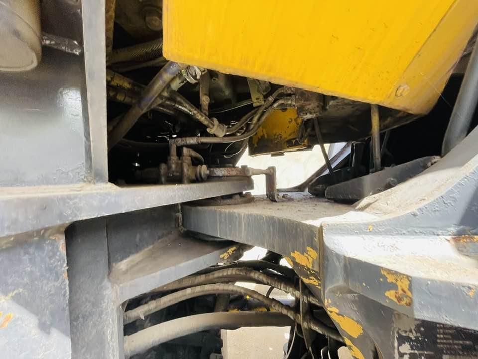 Komatsu WA500-8 - Utovarivač točkaš: slika 2 Komatsu WA500-8 - Utovarivač točkaš: slika 2