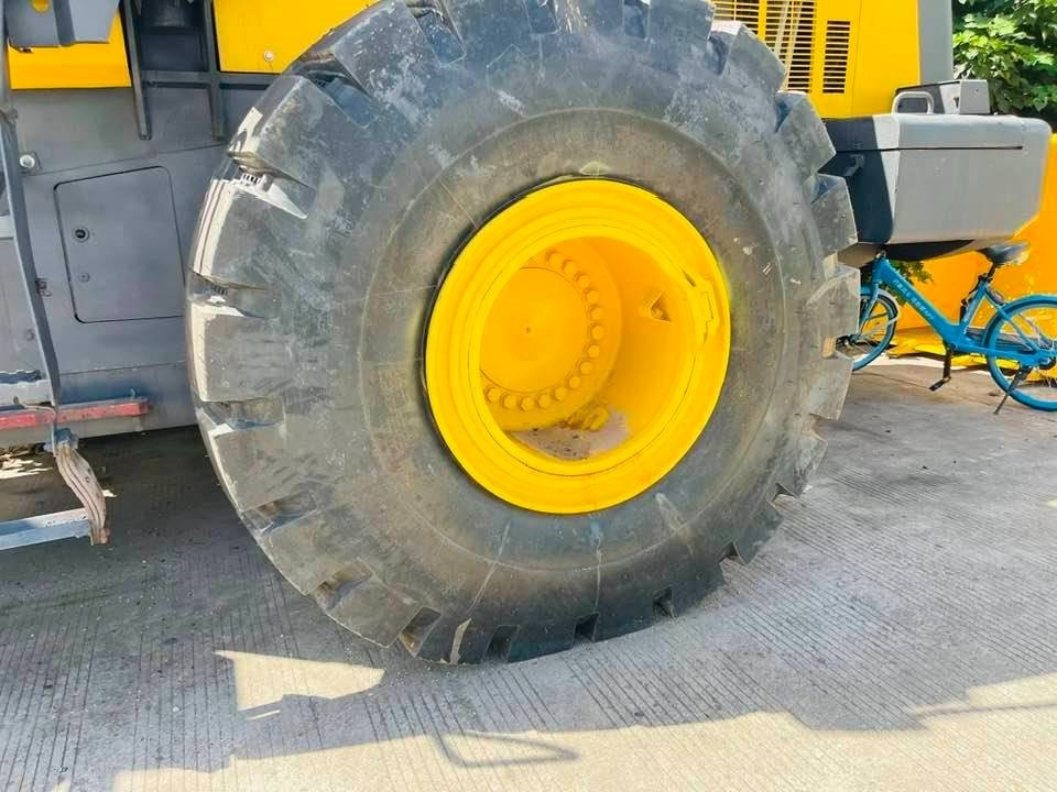 Komatsu wa470 - Utovarivač točkaš: slika 4 Komatsu wa470 - Utovarivač točkaš: slika 4