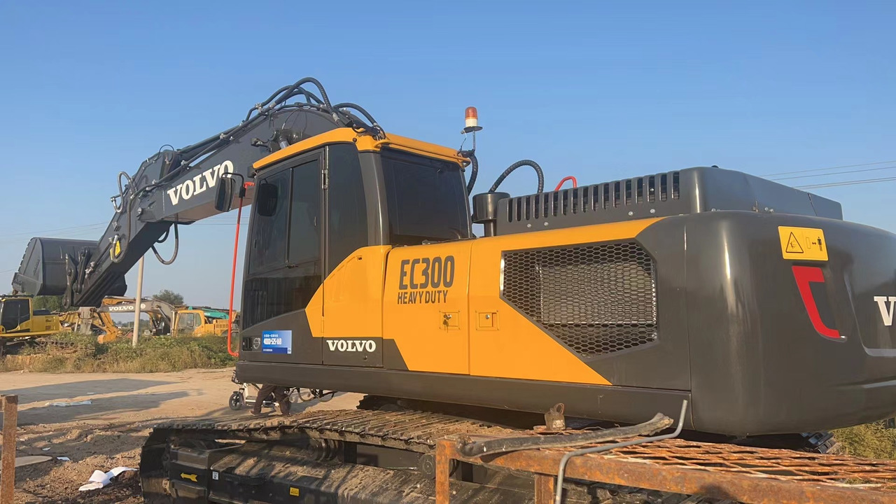 Vovlo EC300 - Bager točkaš: slika 1 Vovlo EC300 - Bager točkaš: slika 1