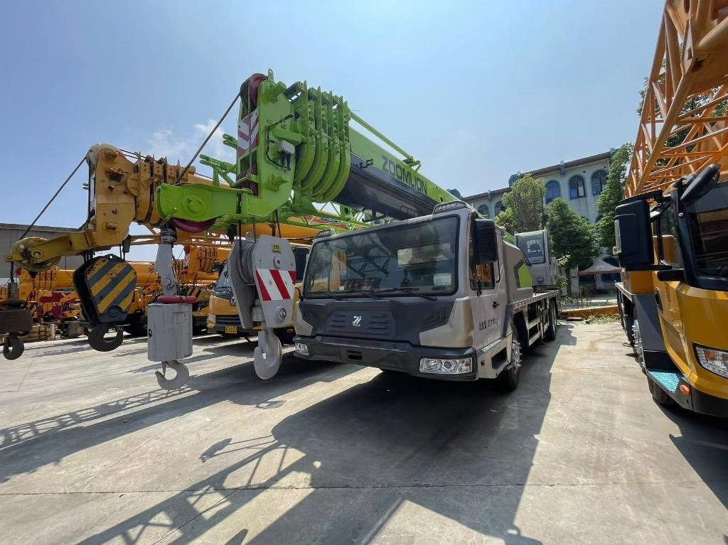 Zoomlion ZCT251V - Autokran za sve terene: slika 1 Zoomlion ZCT251V - Autokran za sve terene: slika 1