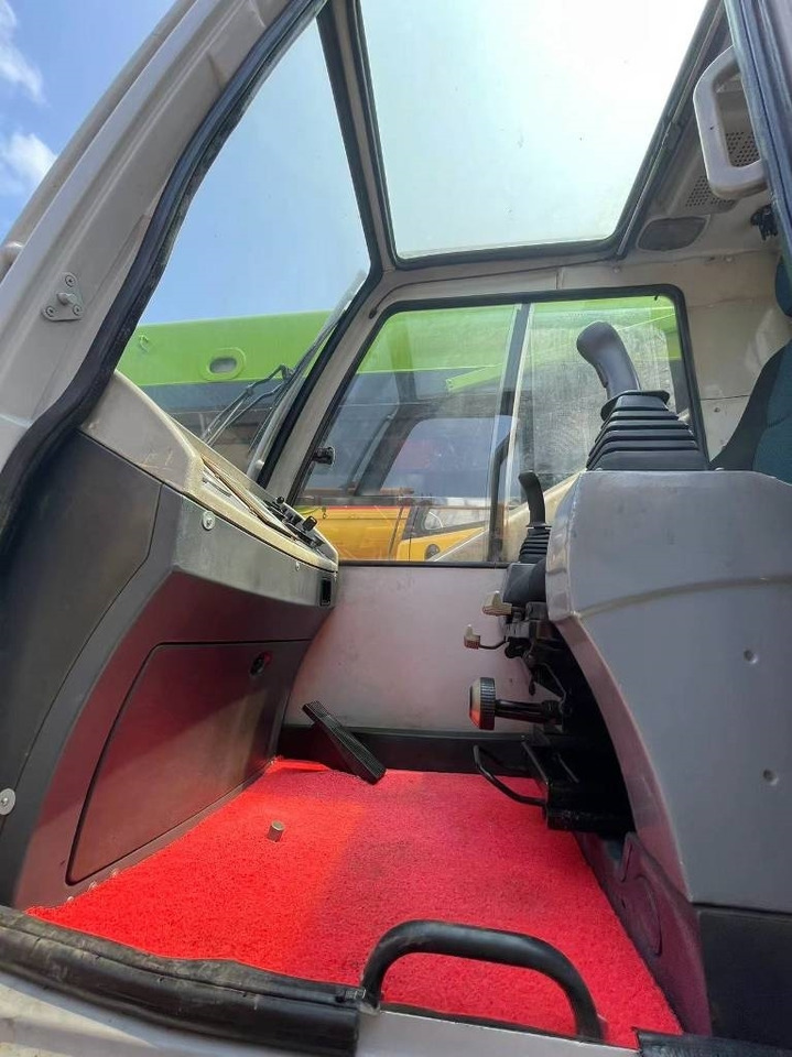 Zoomlion ZCT251V - Autokran za sve terene: slika 4 Zoomlion ZCT251V - Autokran za sve terene: slika 4