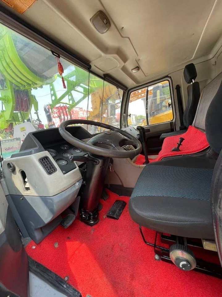 Zoomlion ZCT251V - Autokran za sve terene: slika 4 Zoomlion ZCT251V - Autokran za sve terene: slika 4