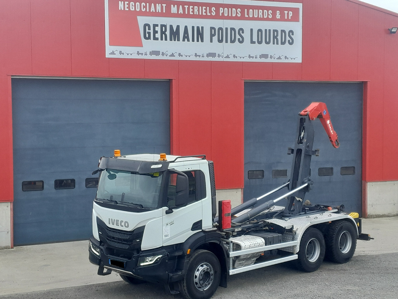 IVECO - Kamion sa hidrauličnom kukom: slika 1 IVECO - Kamion sa hidrauličnom kukom: slika 1