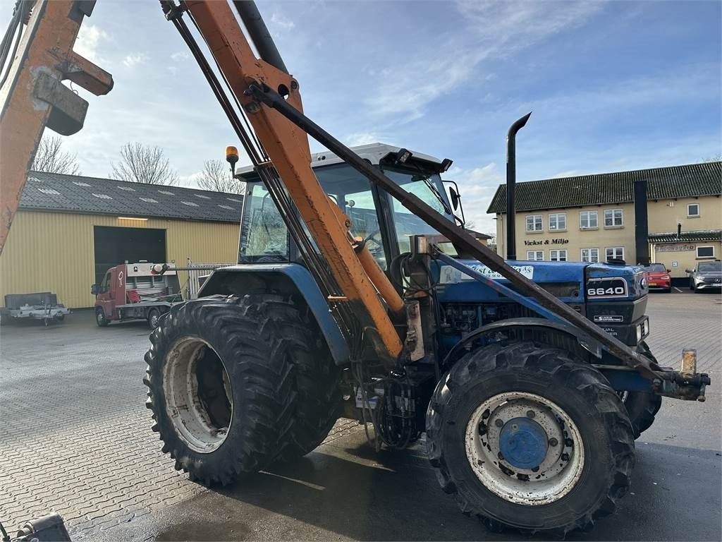 Ford 6640 SLE - Traktor: slika 1 Ford 6640 SLE - Traktor: slika 1