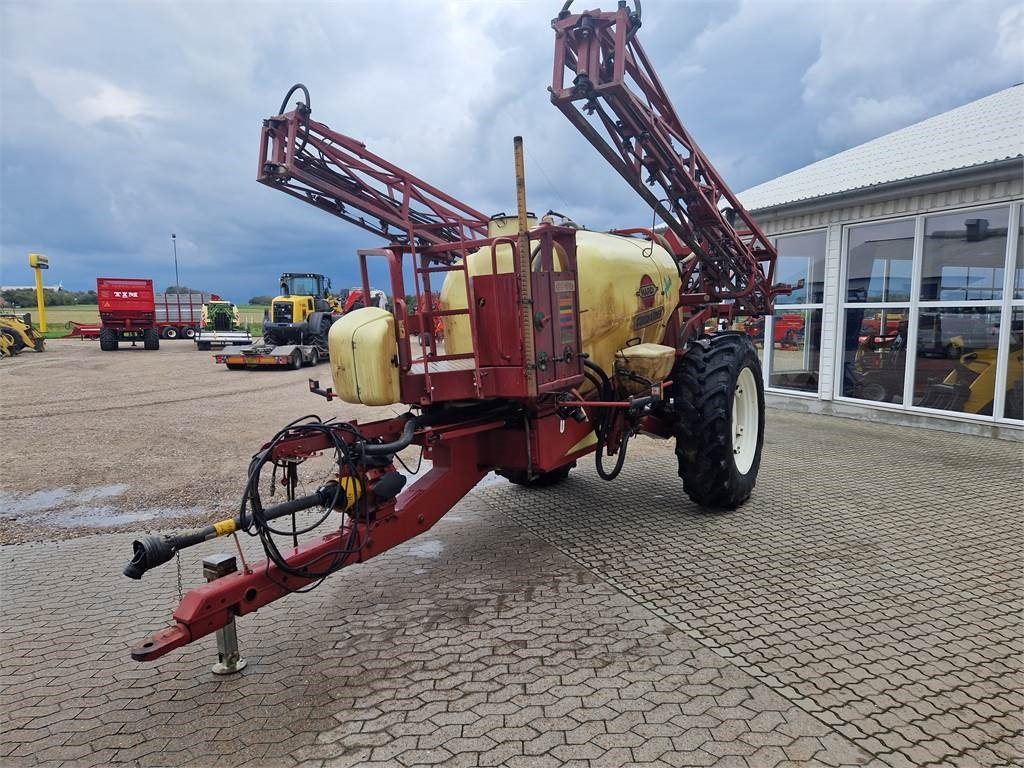 Hardi COMMANDER 4200L - Vučena prskalica: slika 2 Hardi COMMANDER 4200L - Vučena prskalica: slika 2