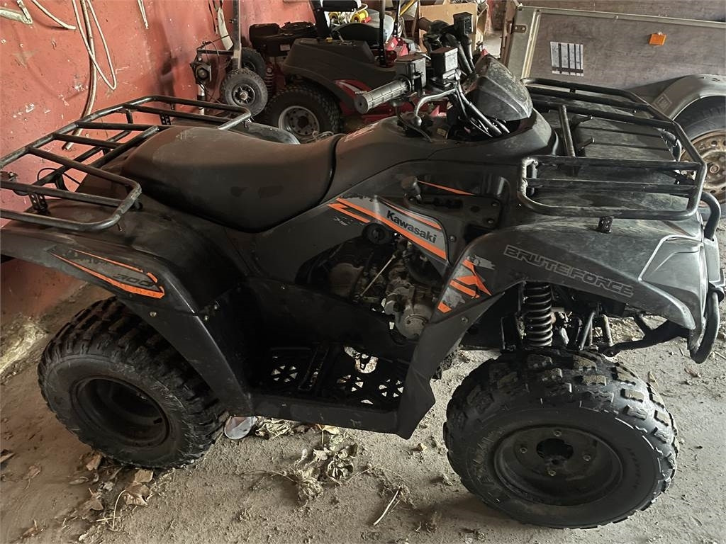 ATV/ Četvorotočkaš Kawasaki 300 BRUTE FORCE 2*4: slika 1