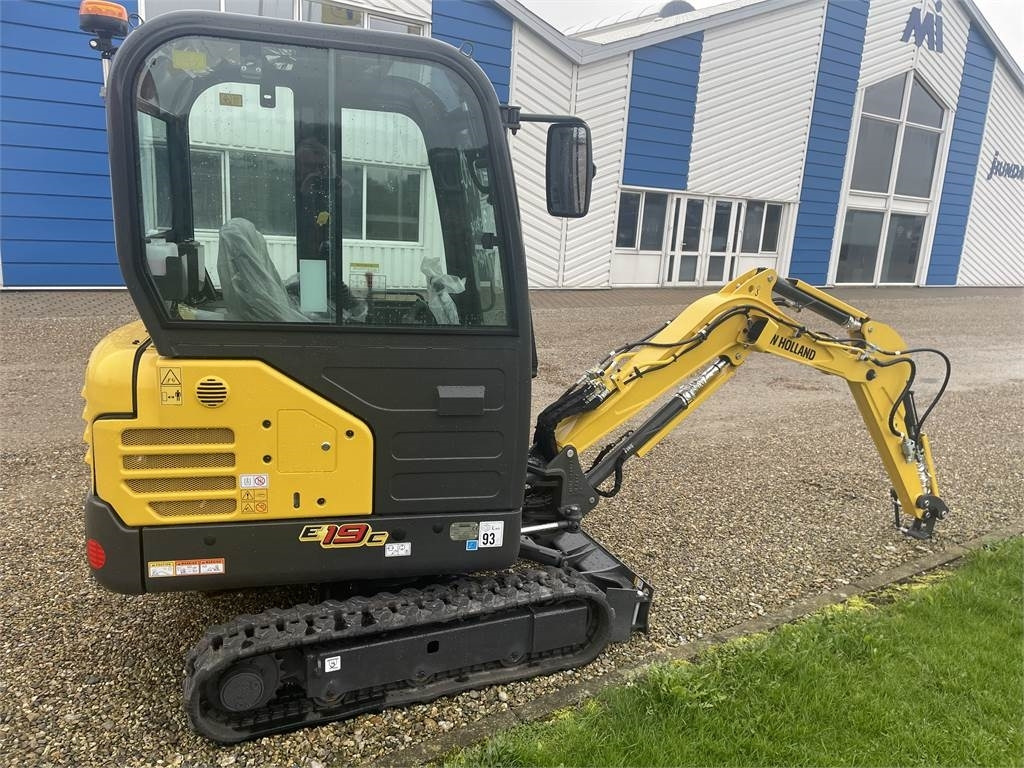 New Holland E19C AG - Mini bager: slika 4 New Holland E19C AG - Mini bager: slika 4