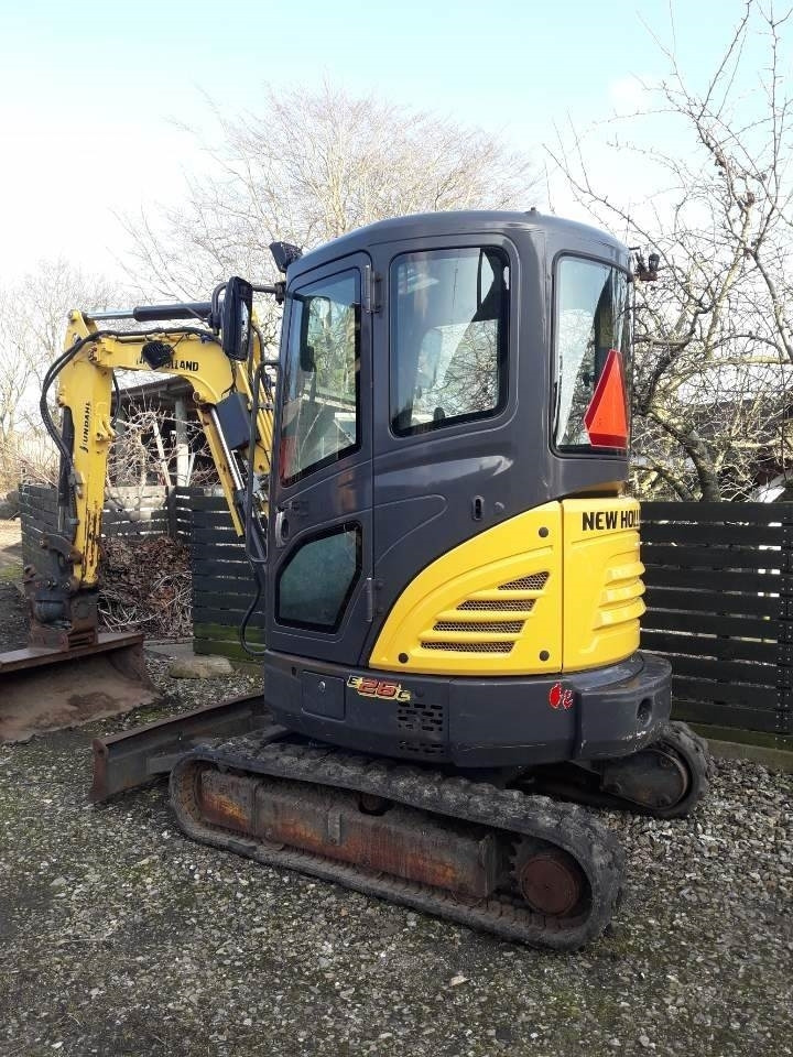 New Holland E26C CAB mini - Mini bager: slika 1 New Holland E26C CAB mini - Mini bager: slika 1