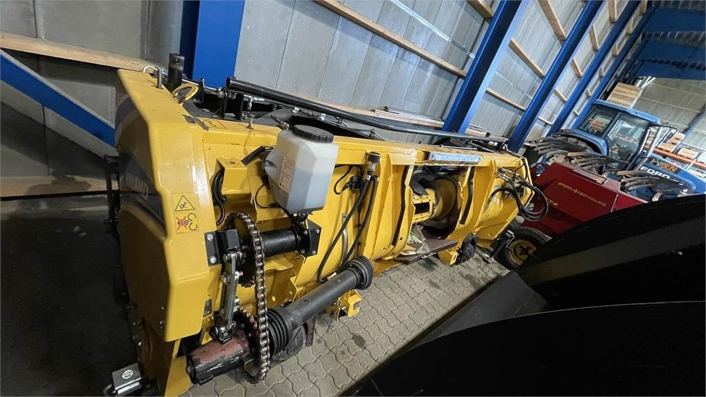 Kombajn za stočnu hranu New Holland FR650 T4B: slika 14