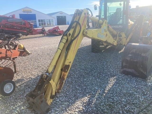New Holland LB 115B - Bager utovarivač: slika 3 New Holland LB 115B - Bager utovarivač: slika 3