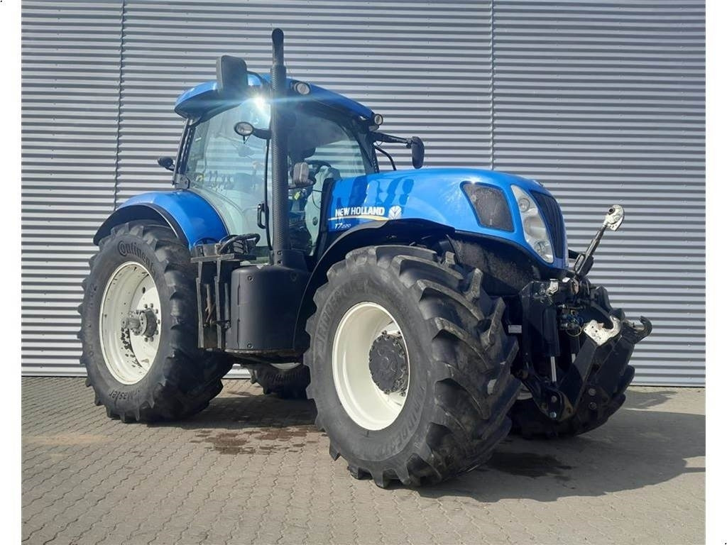 New Holland T7.220 CLASSIC - Traktor: slika 1 New Holland T7.220 CLASSIC - Traktor: slika 1