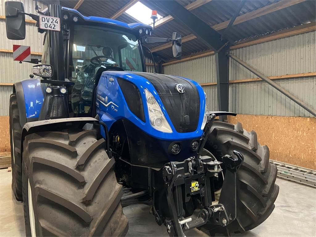 New Holland T7.300 AC NEWG - Traktor: slika 1 New Holland T7.300 AC NEWG - Traktor: slika 1