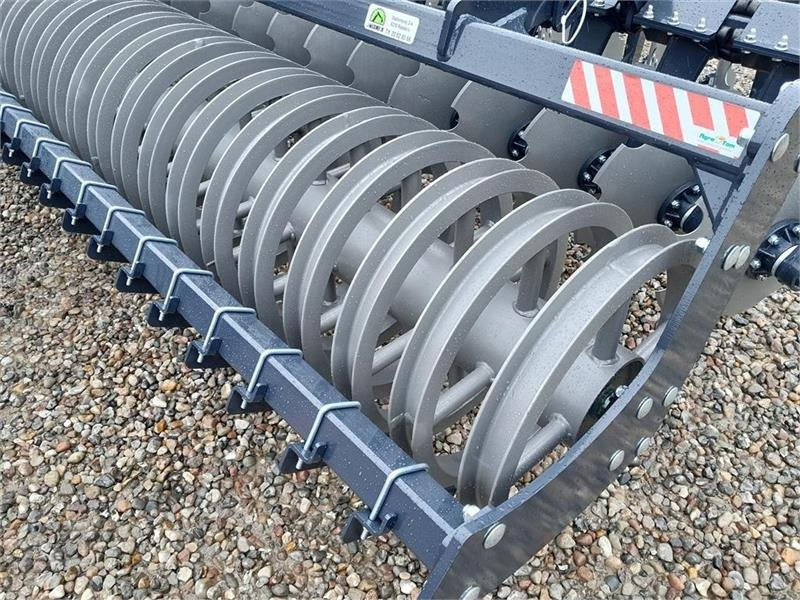 Agro-Tom 6 Meter discharve Agro-Tom 6 m. bugser - Tanjirača: slika 5 Agro-Tom 6 Meter discharve Agro-Tom 6 m. bugser - Tanjirača: slika 5