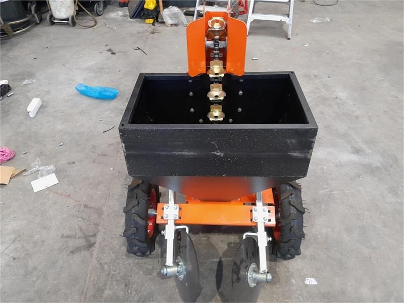 - - - Boxer AGRI - Sadilica za krompir: slika 4 - - - Boxer AGRI - Sadilica za krompir: slika 4