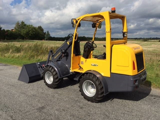 Eurotrac W12 - Zglobni utovarivač: slika 1 Eurotrac W12 - Zglobni utovarivač: slika 1