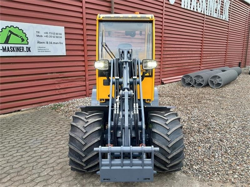 Eurotrac W12S med førerhus, skovl og gafler - Zglobni utovarivač: slika 5 Eurotrac W12S med førerhus, skovl og gafler - Zglobni utovarivač: slika 5