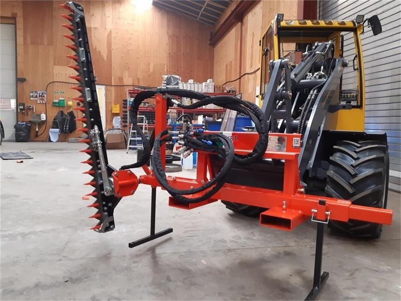 Eurotrac boxer agri - Bočni mulčer: slika 1 Eurotrac boxer agri - Bočni mulčer: slika 1